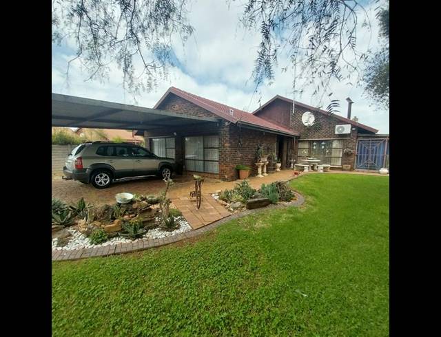 4 BEDROOM HOUSE FOR SALE IN POMONA